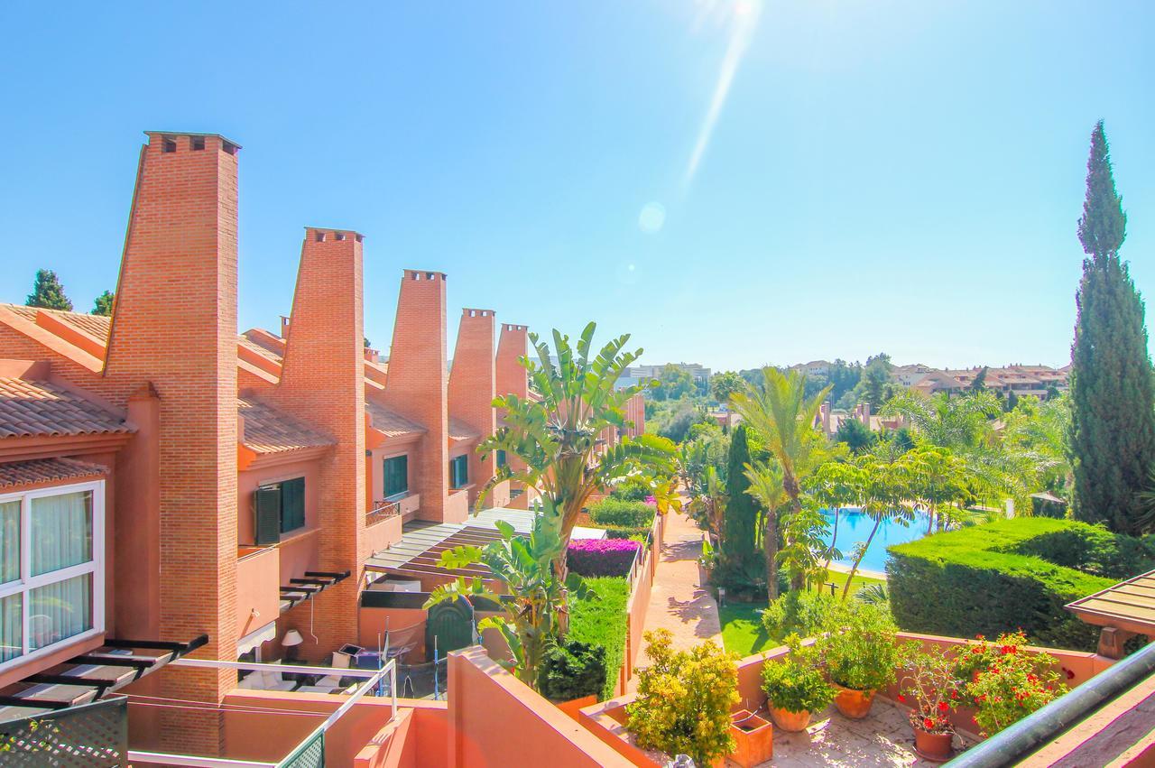 Oleholidays Adosado Mediterraneo Los Monteros 100 M Playa 马尔韦利亚 外观 照片